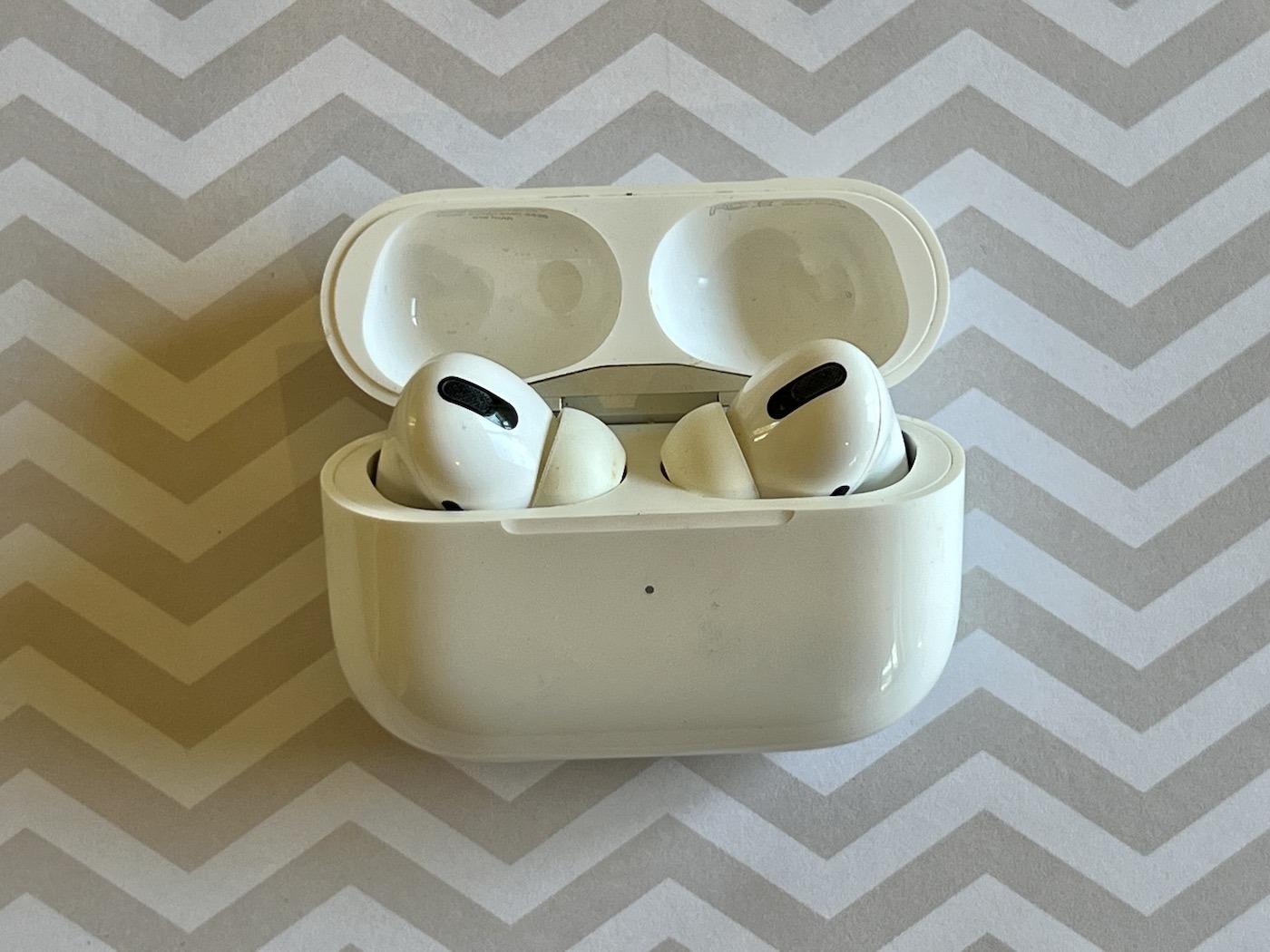 airpods pro cracckling, buzzing, how to fix