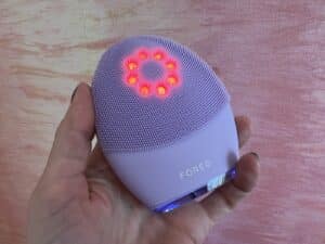 FOREO LUNA 4 plus, review, microcurrent, facial, cleansing, LED light, how, worth it