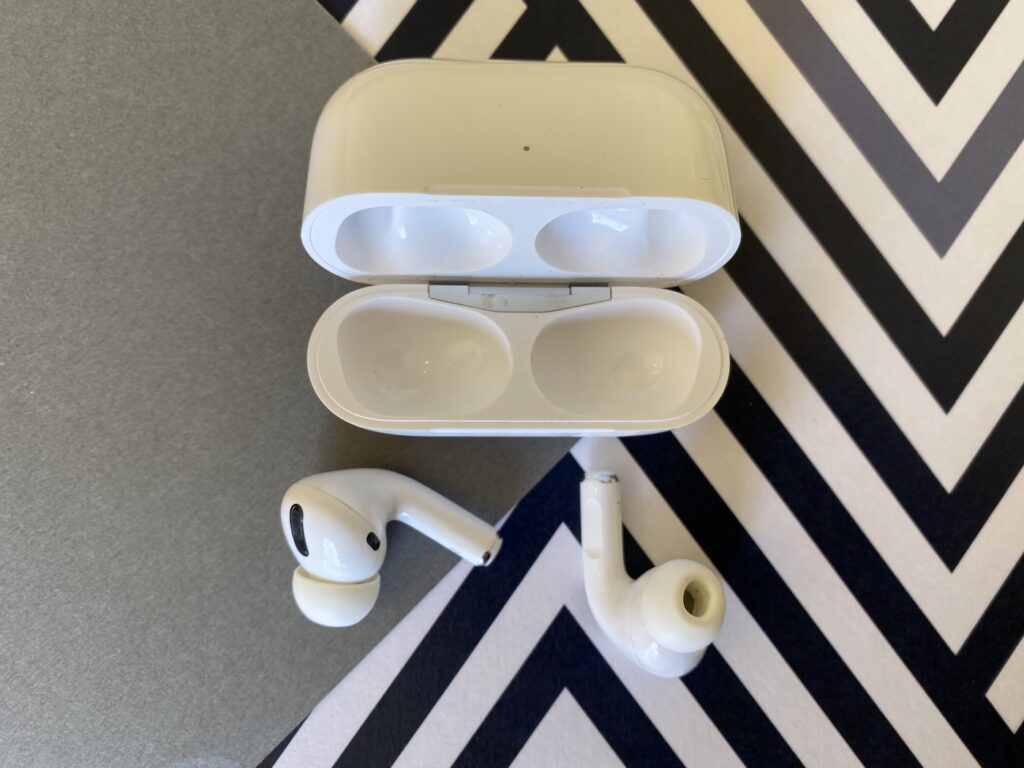 apple, airpods, pro, review, after one year, hot to, active, noise cancel, transparency, hear though, mode, block noise, hear sound, listen, water, phone call, conference, sound, audio, quality, switch, eq, what is, does it work, seamless, switch, devices, erin, tech, technology, blogger, vlogger, canada, USA, america, tech, technology, gadget, best, audio sharing, , battery, qi, charging, fit, feel, comfortable