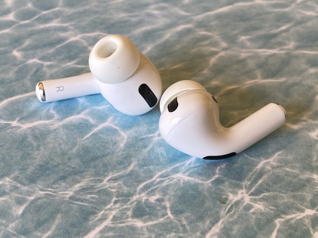 apple, airpods, pro, review, after one year, hot to, active, noise cancel, transparency, hear though, mode, block noise, hear sound, listen, water, phone call, conference, sound, audio, quality, switch, eq, what is, does it work, seamless, switch, devices, erin, tech, technology, blogger, vlogger, canada, USA, america, tech, technology, gadget, best, audio sharing, , battery, qi, charging, fit, feel, comfortable
