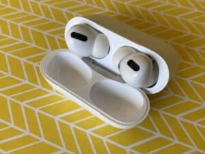 apple, airpods, pro, review, after one year, hot to, active, noise cancel, transparency, hear though, mode, block noise, hear sound, listen, water, phone call, conference, sound, audio, quality, switch, eq, what is, does it work, seamless, switch, devices, erin, tech, technology, blogger, vlogger, canada, USA, america, tech, technology, gadget, best, audio sharing, , battery, qi, charging, fit, feel, comfortable