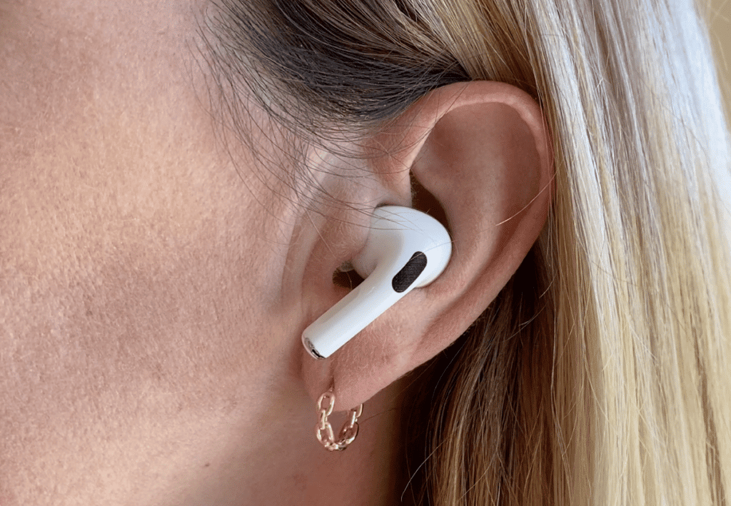 apple, airpods, pro, review, after one year, hot to, active, noise cancel, transparency, hear though, mode, block noise, hear sound, listen, water, phone call, conference, sound, audio, quality, switch, eq, what is, does it work, seamless, switch, devices, erin, tech, technology, blogger, vlogger, canada, USA, america, tech, technology, gadget, best, audio sharing, , battery, qi, charging, fit, feel, comfortable